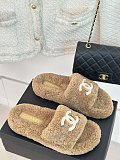 Chane l Teddy Big Log o  Slides in Camel