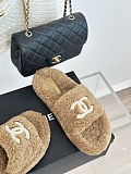 Chane l Teddy Big Log o  Slides in Camel