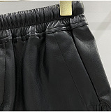 SUPER WHOLESALE| Pu Material Big Pockets Shorts