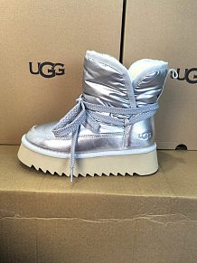 UG G Padded Snow Boots in Entire Silver