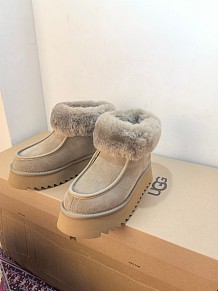 UG G Platform Snow Boots