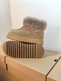 UG G Platform Snow Boots