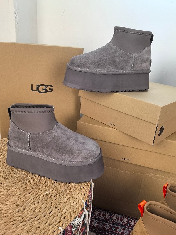 UG G Platform Snow Boots