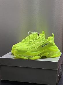 SUPER WHOLESALE| Balenciaga TriPle S in Fluorescent Green