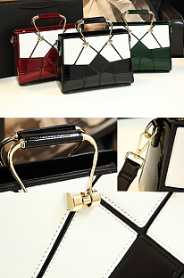 SUPER WHOLESALE| Geometrical Design Shoulder Bag