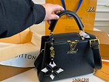 SUPER WHOLESALE | Capucines Shoulder Bag