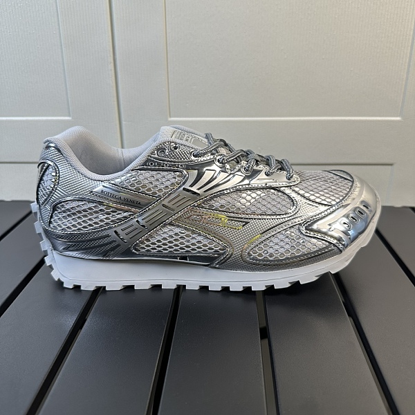 SUPER WHOLESALE | Orbit Silver Runner Sneaker