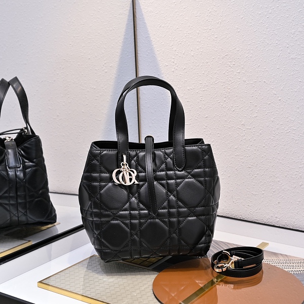 SUPER WHOLESALE | Bucket Calfskin Leather Shoulder Bag