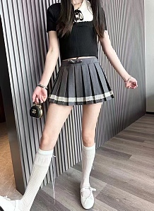 SUPER WHOLESALE | Pleated Mini Skirt