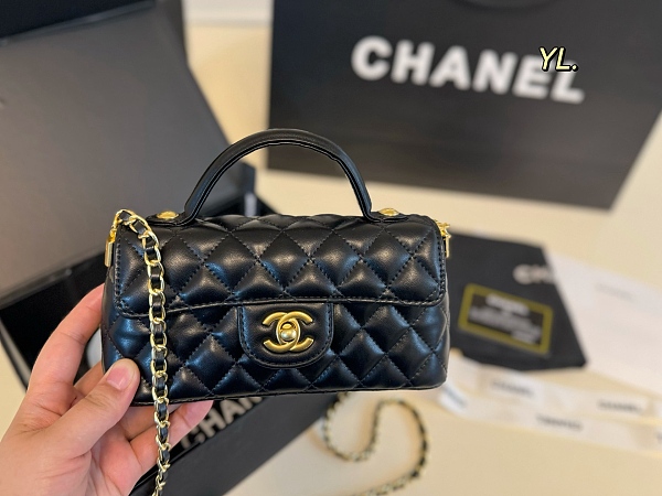 SUPER WHOLESALE |  Quilted Shoulder Bag
