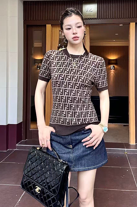 SUPER WHOLESALE | Monogram Tee Top