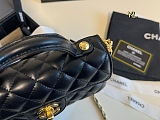 SUPER WHOLESALE |  Quilted Shoulder Bag
