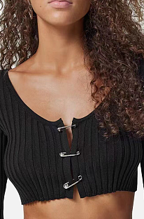 SUPER WHOLESALE | Safety Pin Scoop Ribbed Crop Knit Top