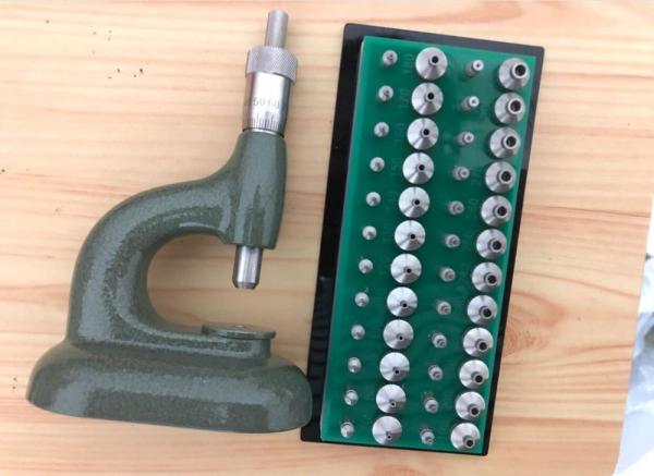 Jeweling Tool with Micrometric Screw and Set of 24 Pump Pushers Anvils
