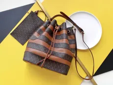 サンローランコピー バッグ 2021新作 Saint Laurent 高品質 MONOGRAMME バケットバッグ 568606
