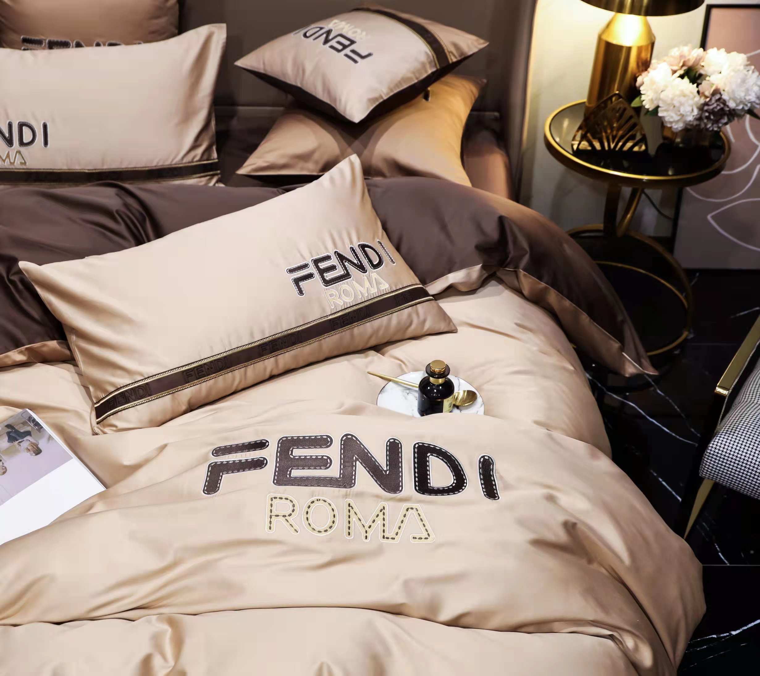 フェンディ毛布 FENDI-