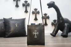 CHROMEHEARTS2022メッセンジャーバッグ