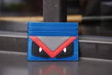 フェンディ財布 FENDI2022新しいカードパッケージ