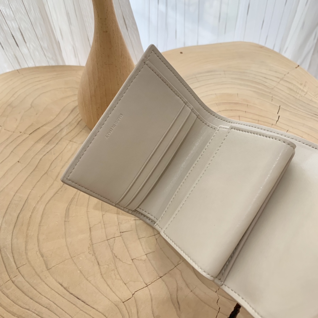 セリーヌ財布 CELINE2022の新しいストラップ三つ折り財布