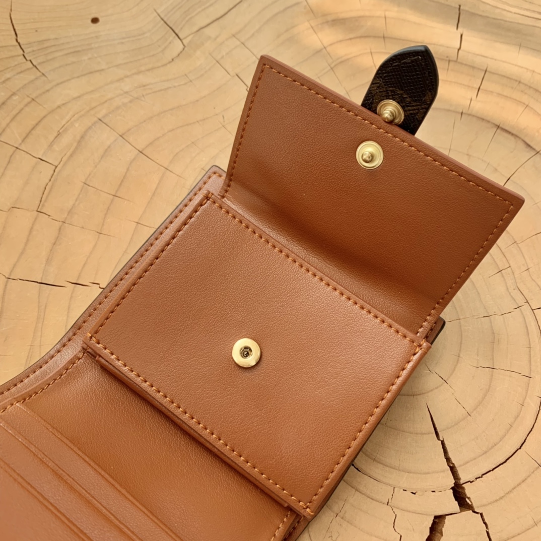 セリーヌ財布 CELINE2022の新しい二つ折り財布