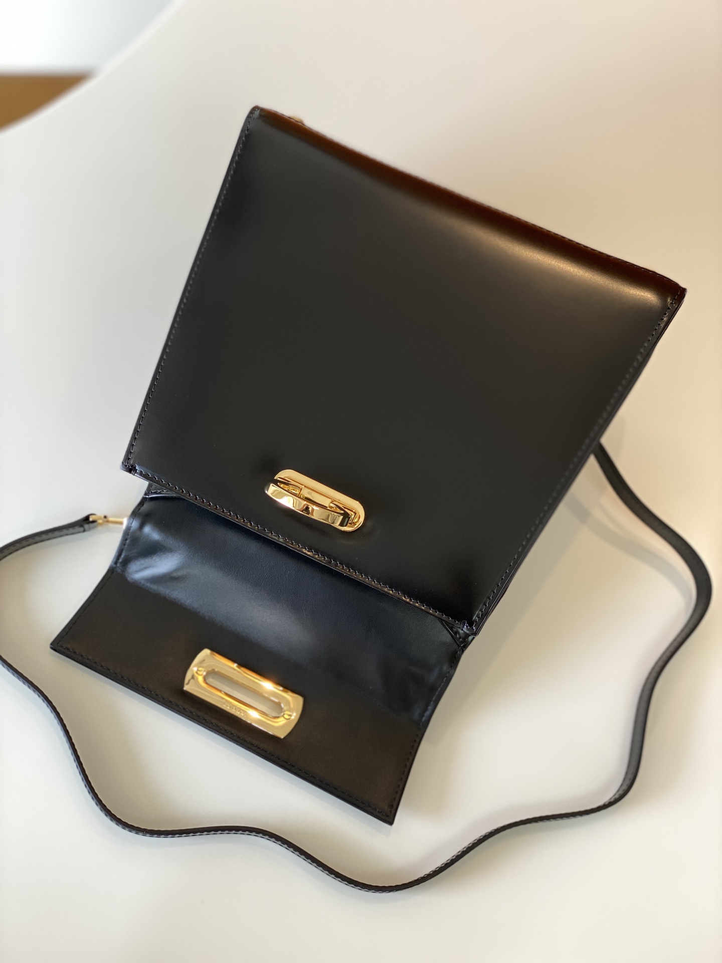 フェラガモバッグ Ferragamo2022ホースシューバッグ