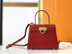 フェラガモバッグ Ferragamo2022新しいホースシューバッグ
