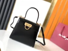 フェラガモバッグ Ferragamo2022新しいホースシューバッグ
