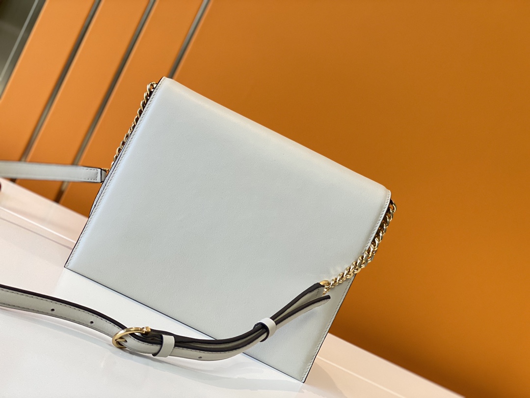 フェラガモバッグ Ferragamo2022最新のTRIFOLIOメッセンジャーバッグ
