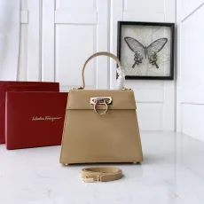 フェラガモバッグ Ferragamo2022新しいホースシューバッグ