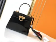 フェラガモバッグ Ferragamo2022新しいホースシューバッグ