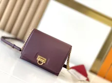 フェラガモバッグ Ferragamo2022最新のTRIFOLIOメッセンジャーバッグ