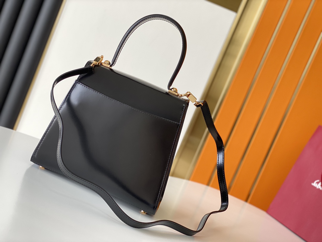 フェラガモバッグ Ferragamo2022ホースシューバッグ
