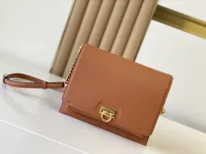 フェラガモバッグ Ferragamo2022最新のTRIFOLIOメッセンジャーバッグ
