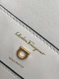フェラガモバッグ Ferragamo2022最新のTRIFOLIOメッセンジャーバッグ