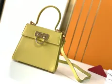 フェラガモバッグ Ferragamo2022新しいホースシューバッグ