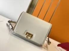 フェラガモバッグ Ferragamo2022最新のTRIFOLIOメッセンジャーバッグ
