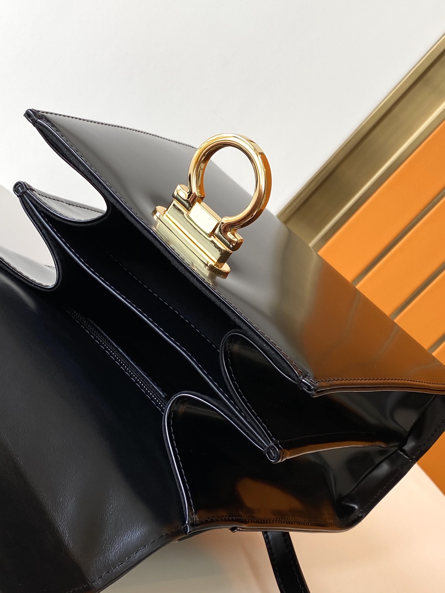 フェラガモバッグ Ferragamo2022ホースシューバッグ
