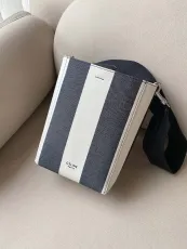 セリーヌバッグ CELINE2022新作SANGLEBUCKETバケットバッグ
