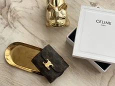 セリーヌ財布 CELINE2022の新しいTRIOMPHE三つ折り財布
