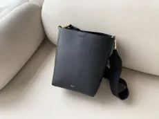 セリーヌバッグ CELINE2022新作SANGLEBUCKETバケットバッグ