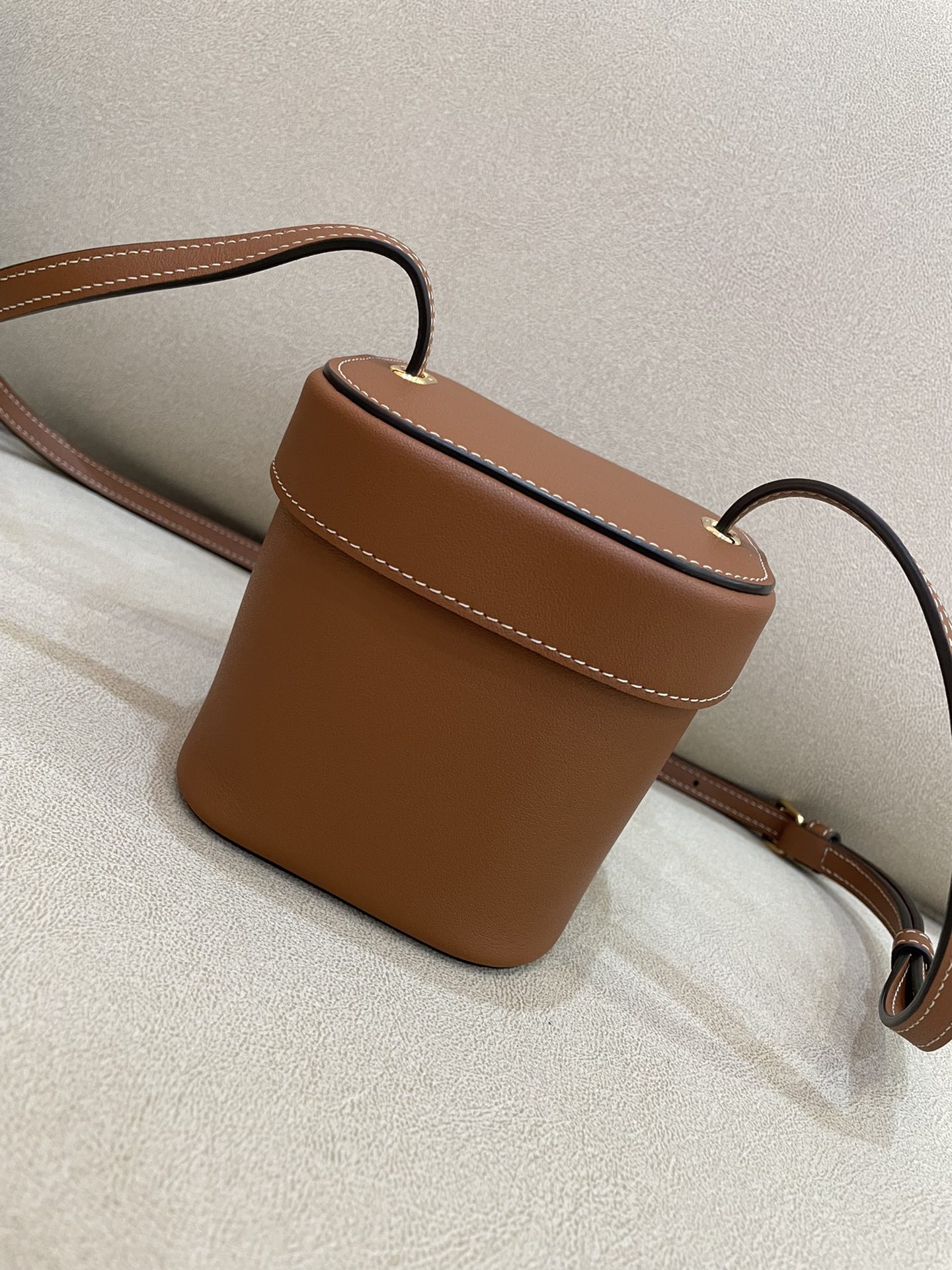 セリーヌバッグ CELINE2022新作BOXTRIOMPHEハンドバッグ