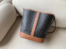 セリーヌバッグ CELINE2022新作トリオンフバケットバッグ