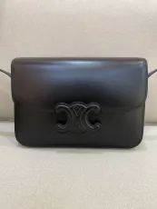 セリーヌバッグ CELINE2022新作TRIOMPHEハンドバッグ