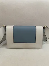 セリーヌバッグ CELINE2022新作フレームショルダーバッグ