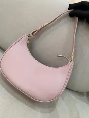 セリーヌバッグ CELINE2022の新しいAVAハンドバッグ