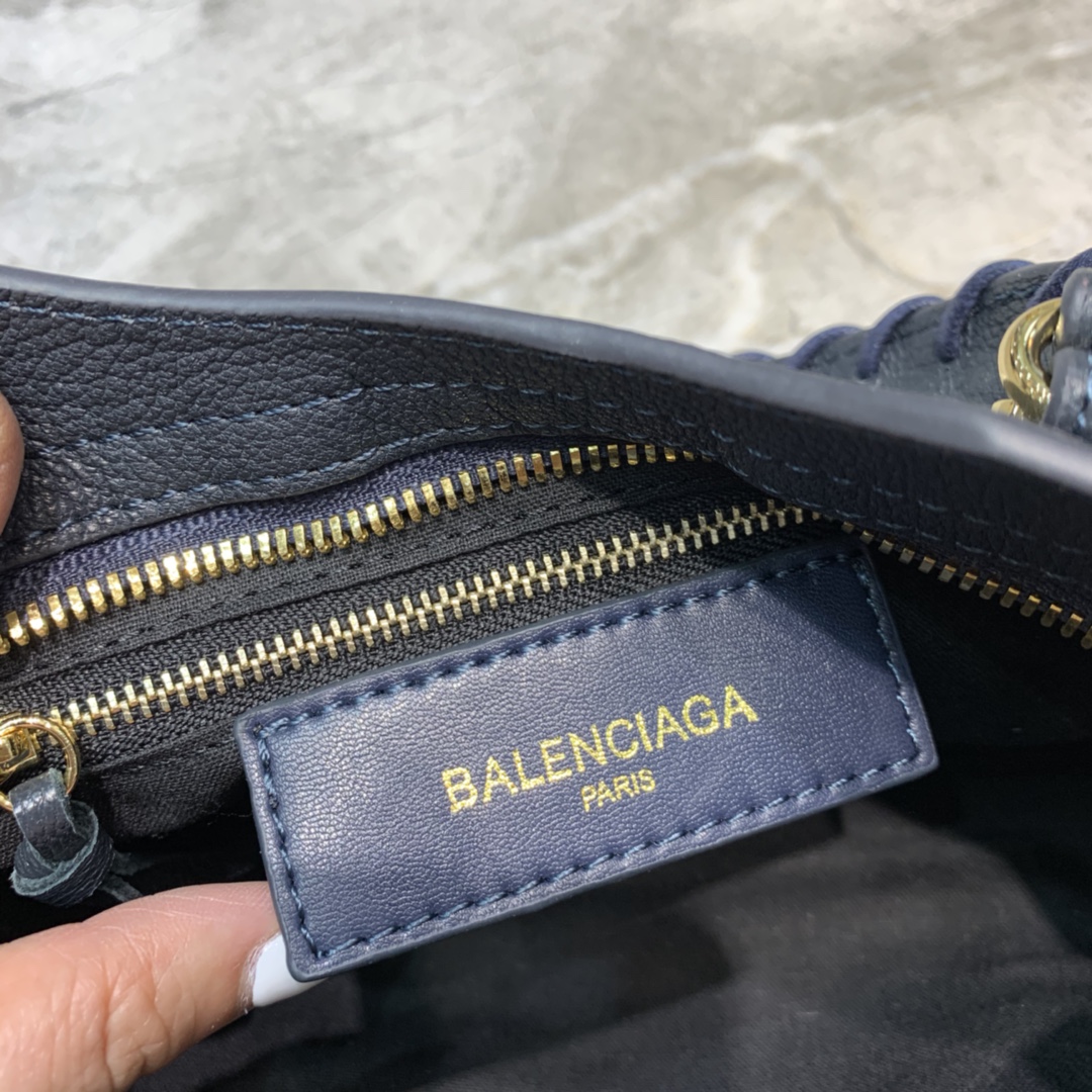 バレンシアガバッグ BALENCIAGA2022新しい機関車バッグ