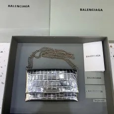 バレンシアガバッグ BALENCIAGA2022新作トリプレットチェーンショルダーバッグ