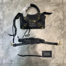 バレンシアガバッグ BALENCIAGA2022新しい機関車バッグ
