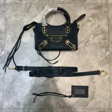 バレンシアガバッグ BALENCIAGA2022新しい機関車バッグ