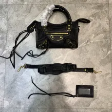 バレンシアガバッグ BALENCIAGA2022新しい機関車バッグ